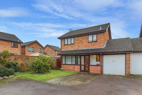 3 bedroom link detached house for sale, Wilkes Way, Alcester B50