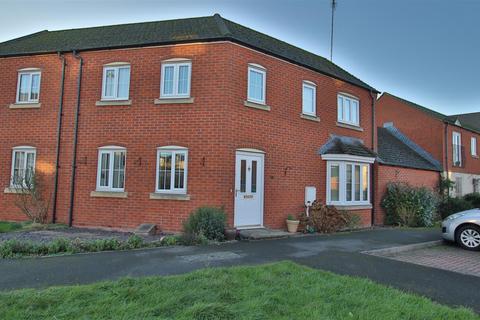 3 bedroom house to rent, Avoncrest Drive, Tewkesbury