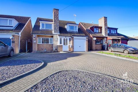 3 bedroom chalet for sale, Jaywick Lane, Clacton-On-Sea CO15