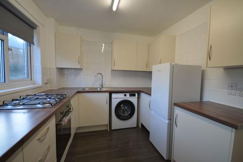 2 bedroom ground floor flat to rent, Catsey Lane, Bushey, WD23 4HY