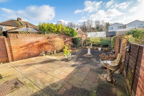 3 bedroom end of terrace house for sale, Ivydale Road, Carshalton