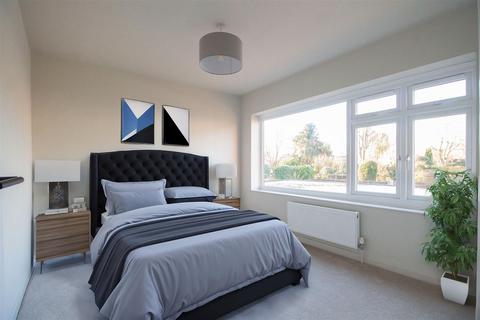 2 bedroom flat for sale, Meticulously renovated maisonette in Muster Court, Haywards Heath