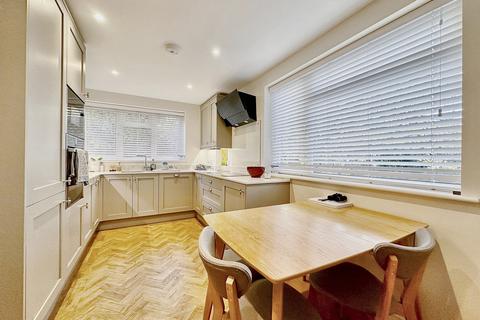 2 bedroom flat for sale, Canford Cliffs