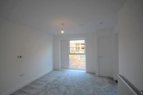 1 bedroom flat to rent, Bourne Court, Station Approach, South Ruislip, Middlesex HA4