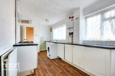 3 bedroom terraced house for sale, Foxglove Crescent, Chatham