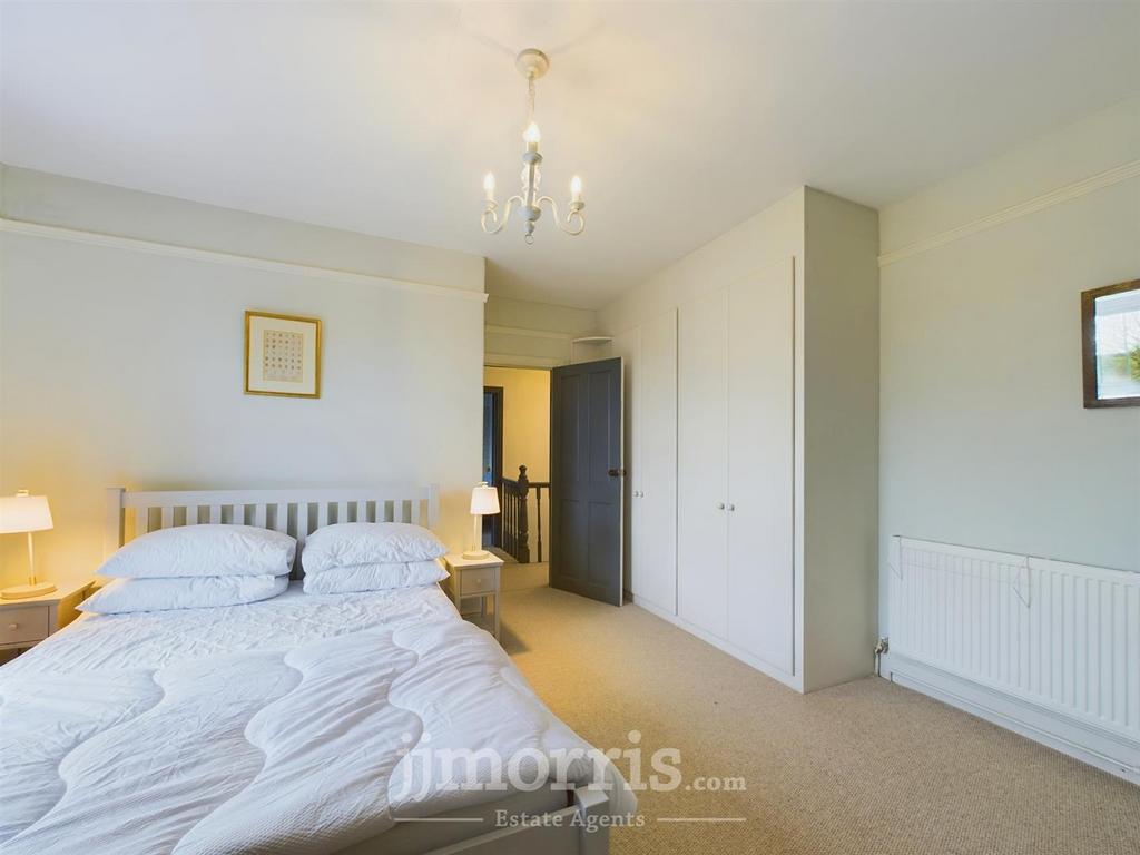 CAM01583 G0-PR0210-STILL019.jpg
