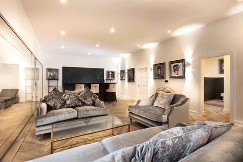 undefined, Camlet Way, Hadley Wood, Hertfordshire, EN4