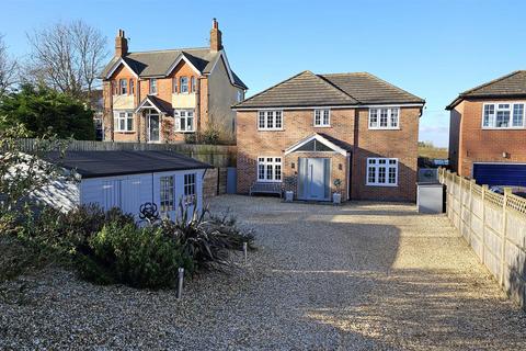 4 bedroom detached house for sale, Main Road, Barnstone