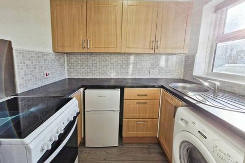 Studio to rent, Abbeydale Grove, Leeds LS5