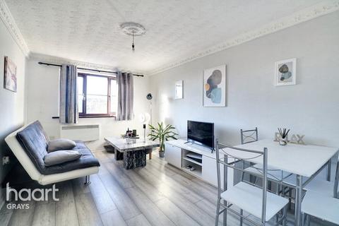 1 bedroom flat for sale, Conway Gardens, Grays