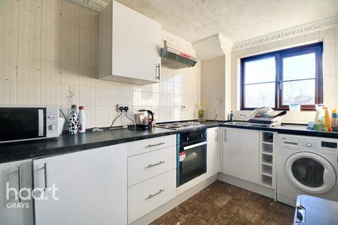 1 bedroom flat for sale, Conway Gardens, Grays