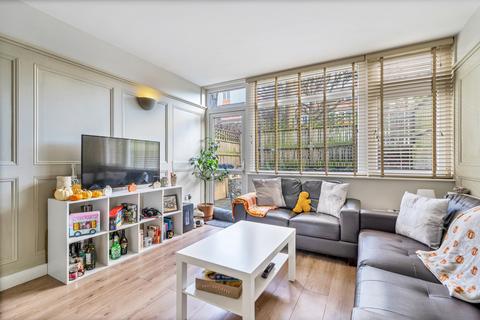 3 bedroom apartment to rent, Weekley Square, Wandsworth SW11