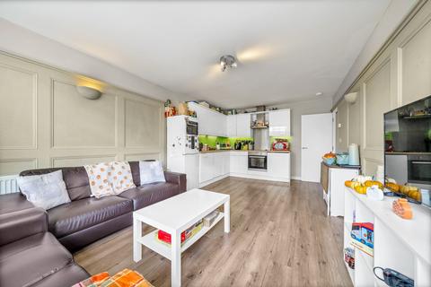 3 bedroom apartment to rent, Weekley Square, Wandsworth SW11