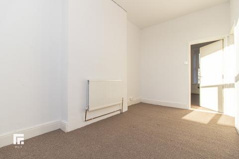 1 bedroom flat to rent, Windsor Road, Penarth CF64