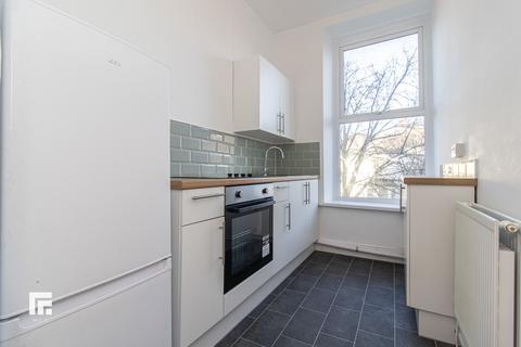 1 bedroom flat to rent, Windsor Road, Penarth CF64