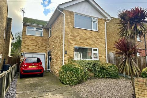 3 bedroom detached house for sale, Cross Road, Birchington