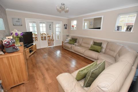 3 bedroom detached house for sale, Cross Road, Birchington