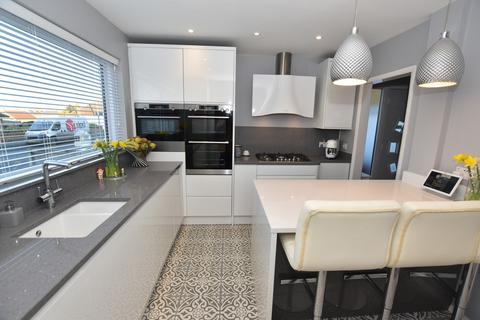 3 bedroom detached house for sale, Cross Road, Birchington