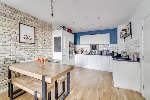 2 bedroom apartment for sale, Hampden Road, London N8