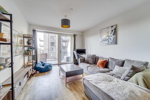 2 bedroom apartment for sale, Hampden Road, London N8