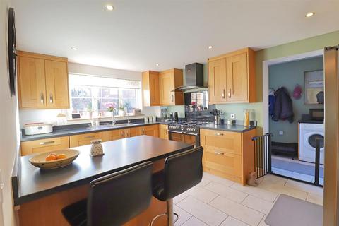 5 bedroom detached house for sale, Crofters Walk, Braintree