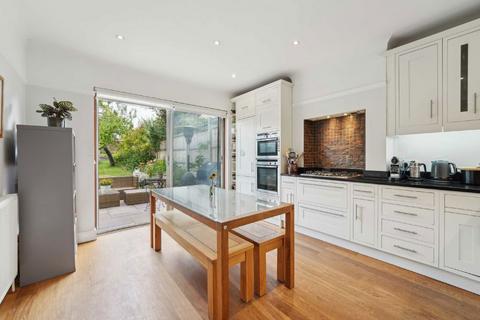 5 bedroom semi-detached house for sale, Crescent Way, London SW16