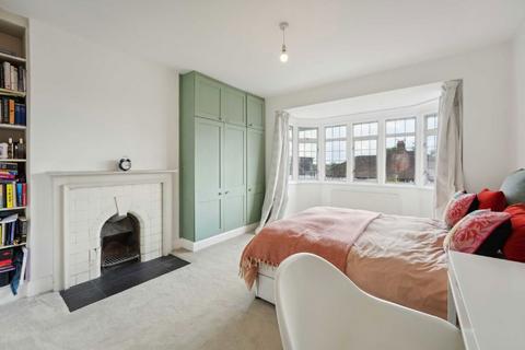 5 bedroom semi-detached house for sale, Crescent Way, London SW16