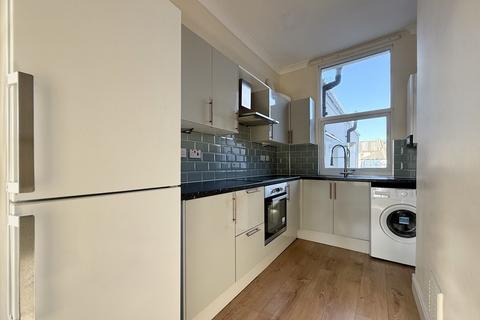 1 bedroom flat to rent, Holmesdale Road, South Norwood