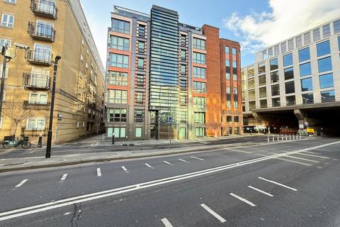 Studio to rent, High Timber Street, London EC4V