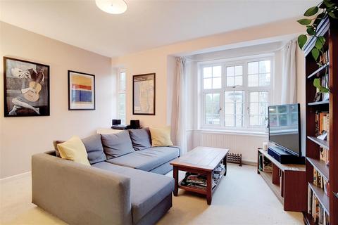 1 bedroom apartment to rent, Zealand House , SE5 9EH