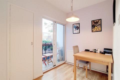 1 bedroom apartment to rent, Zealand House , SE5 9EH