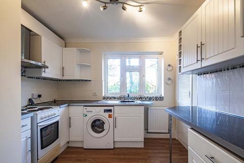 2, Maisonettes Icknield Road, Goring, Reading, RG8 0DH