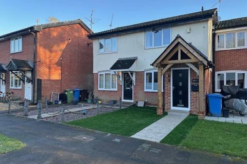 3 bedroom terraced house for sale, Nightingale Close, Farnborough GU14