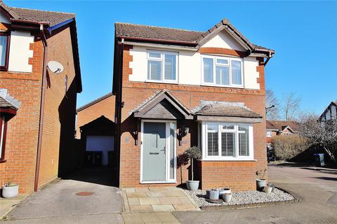 3 bedroom detached house for sale, Alexandra Gardens, Woking GU21