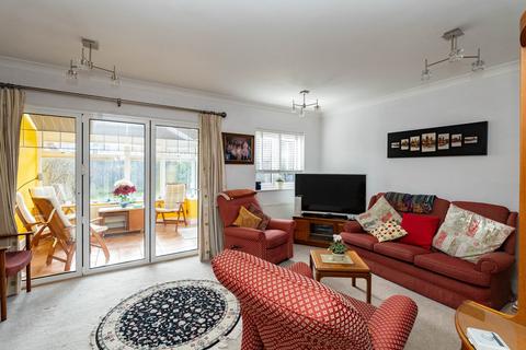 23 Nower Close West, Dorking, RH4 3DB