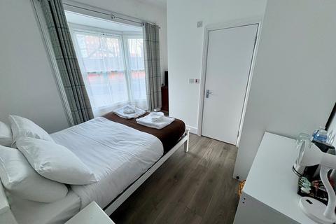 1 bedroom end of terrace house to rent, Ordnance Row, Portsmouth PO1