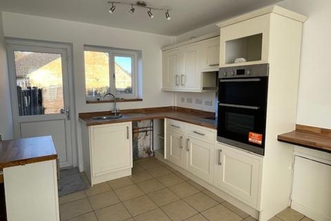 2 bedroom end of terrace house to rent, Cornwall Road, Pilgrims Hatch