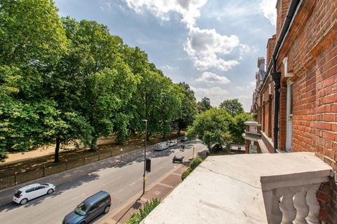 3 bedroom flat for sale, Albert Mansions, Albert Bridge Road, Battersea Park, London, SW11