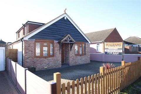 4 bedroom detached bungalow for sale, Queen Elizabeth Avenue, Clacton on Sea