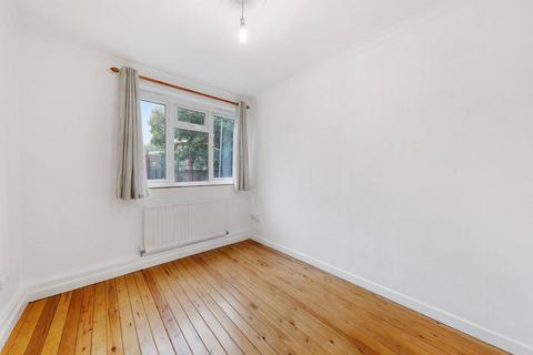 2 bedroom flat to rent, Dorset Road, Oval, London, SW8