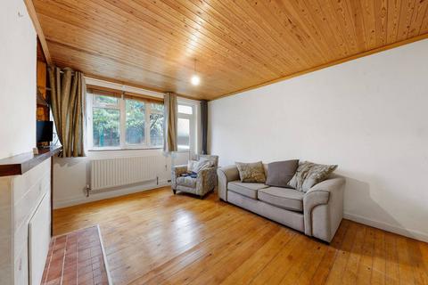 2 bedroom flat to rent, Dorset Road, Oval, London, SW8