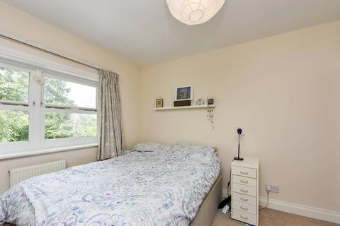 2 bedroom flat to rent, Salisbury Place, Oval, London, SW9