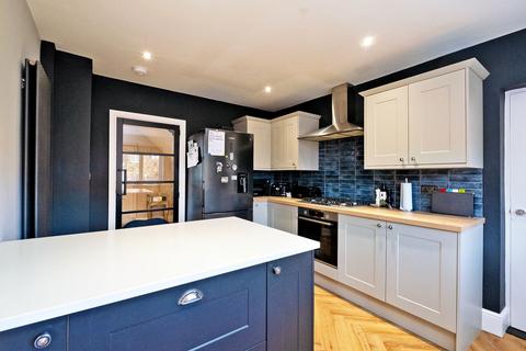 10 Strickland Crescent, Leeds, LS17 8JZ