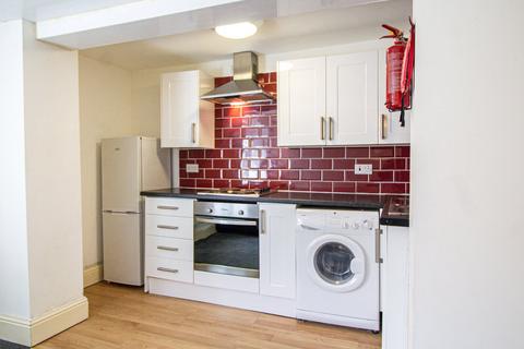 Studio to rent, Apt 2A, 21 Hyde Terrace, 21 Hyde Terrace LS2