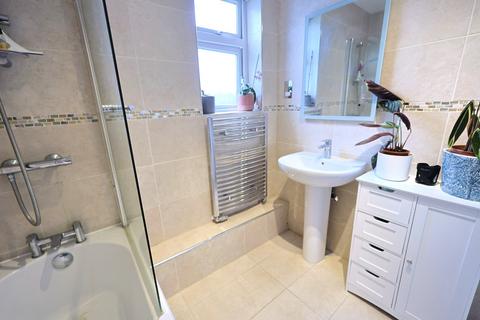 6, Norfolk House Stratton Close, Edgware, HA8 6PS