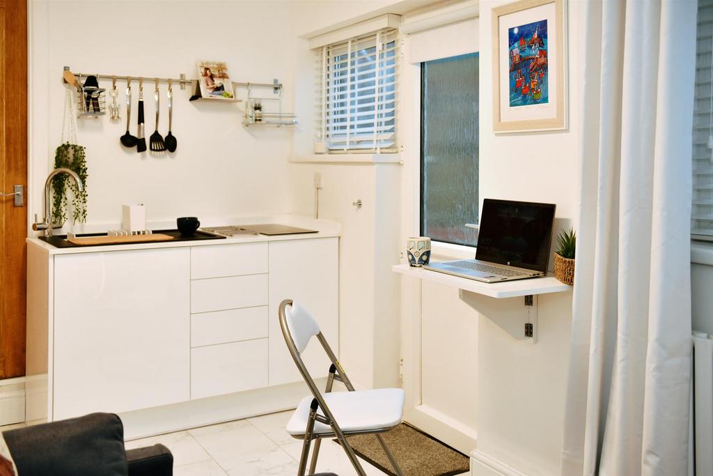 22-i NNOVATIONPHOTOGRAPHY-property-photographer-Swa