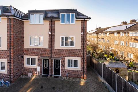 3 bedroom end of terrace house for sale, Chailey Close, Sidcup, DA15