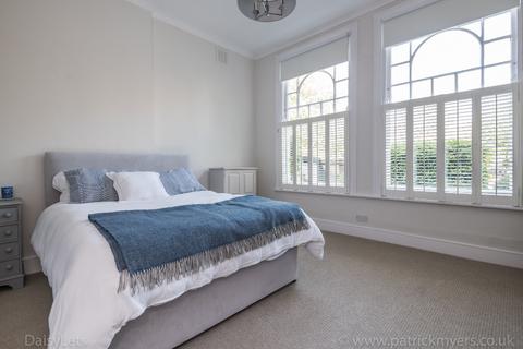 undefined, Bedford Hill, London, SW12