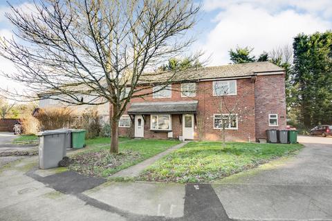 3 bedroom terraced house to rent, Blakes Close, Melton, Woodbridge