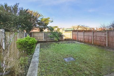 3 bedroom semi-detached house to rent, Brunswick Road, Bexleyheath